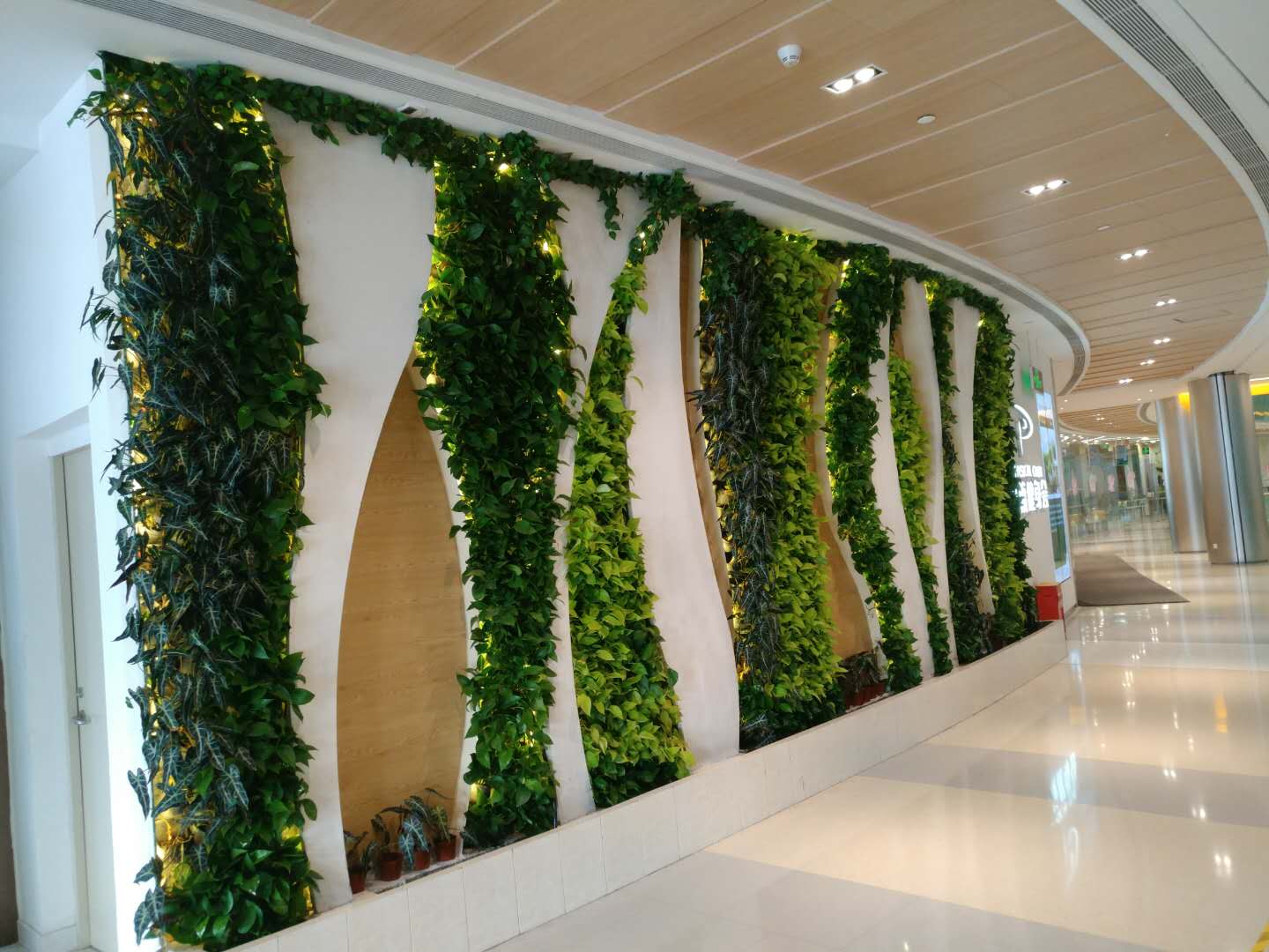 MSCI季检结果公布！老铺黄金(06181)等14只股份获纳入MSCI中国指数